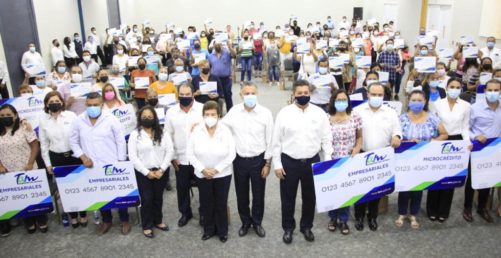 Entrega de créditos a emprendedores en Tampico, Tamaulipas.