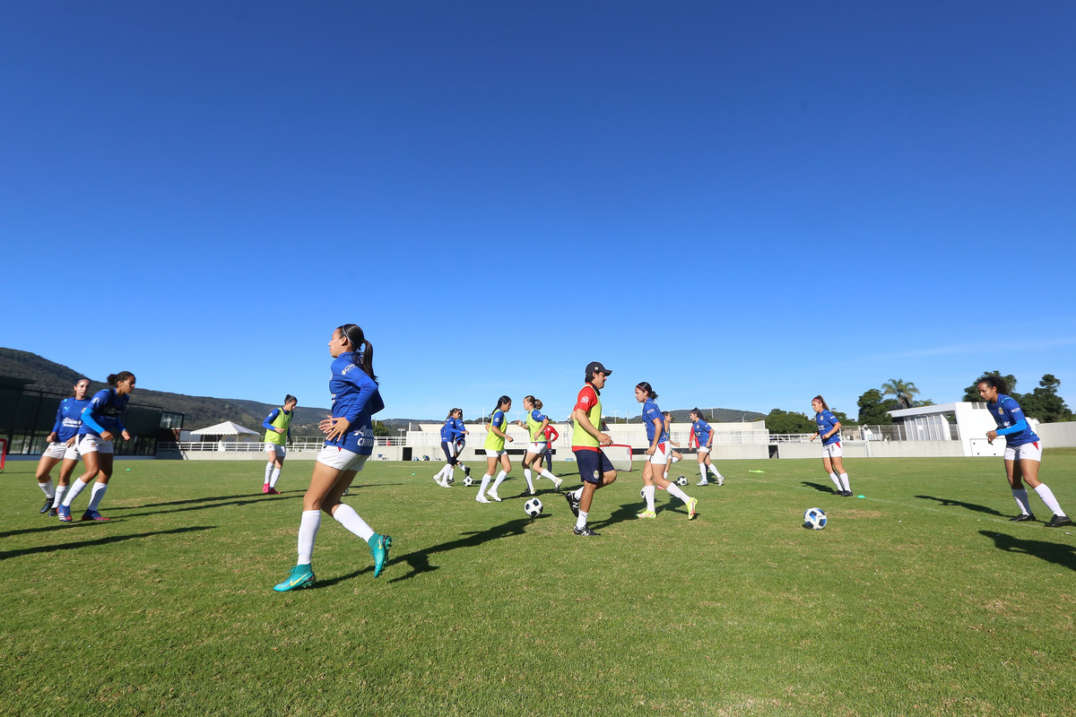 Entrenamiento de Chivas Femenil. (Cortesía)