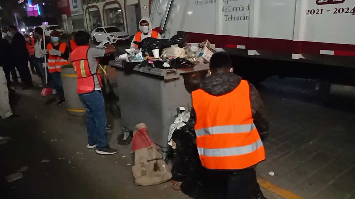 Trabajos de recolección de residuos sólidos urbanos en Tehuacán. (Apolonia Amayo)