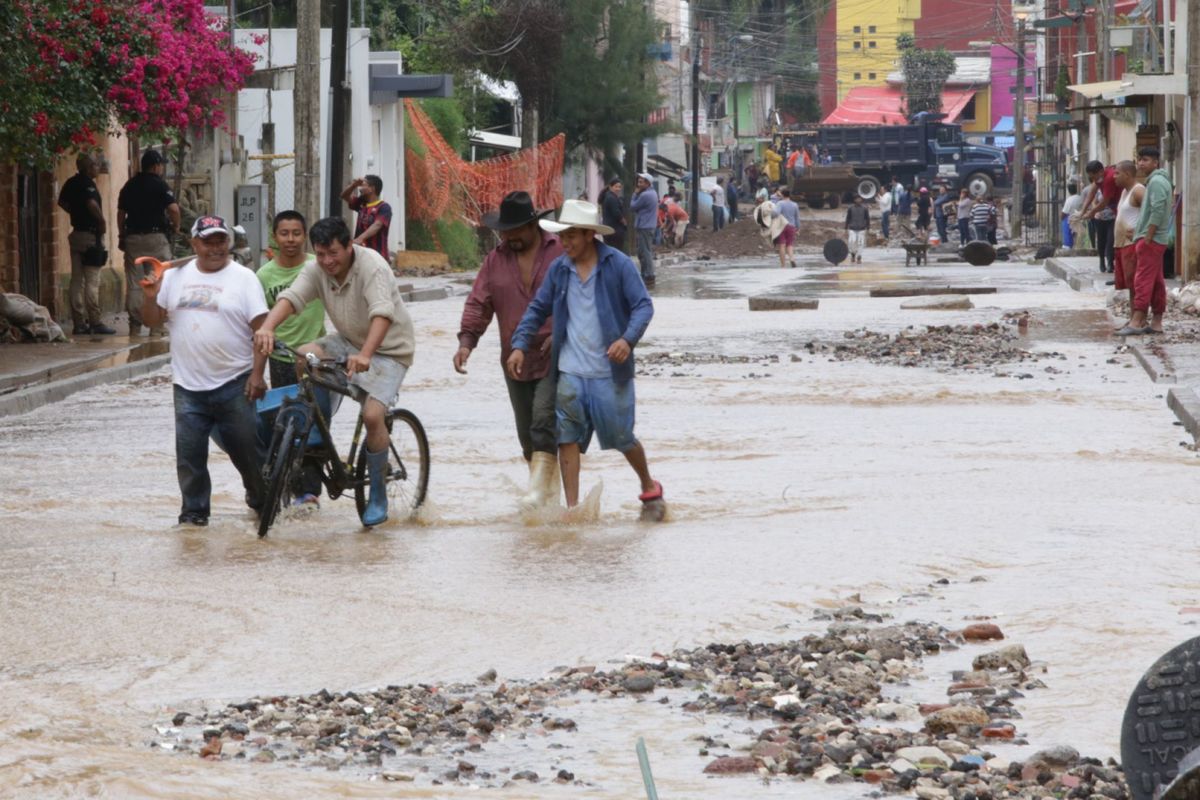 Cientos de personas resultaron afectadas tras la entrada del huracán 'Grace' a Veracruz. (Cuartoscuro)