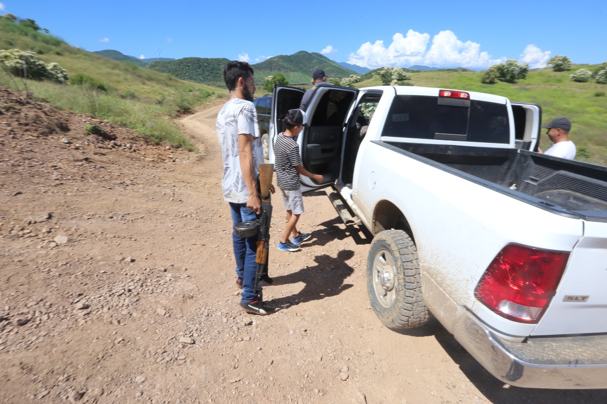 Los enfrentamientos entre el CJNG y las autodefensas hacen peligrar las cosechas en Tepalcatepec, Michoacán. (Jorge Carballo)