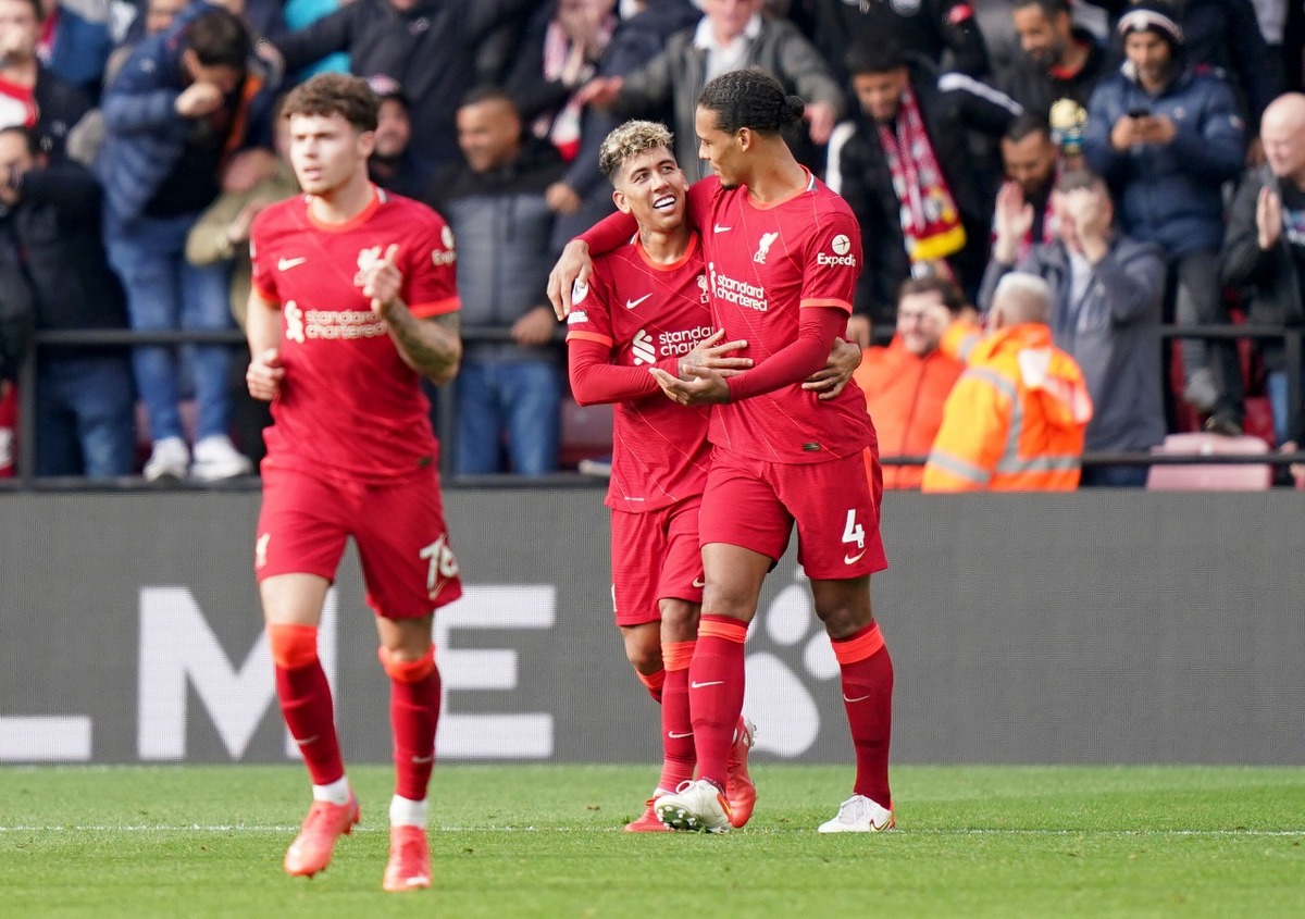 Jugadores del Liverpool festejando  (AP)