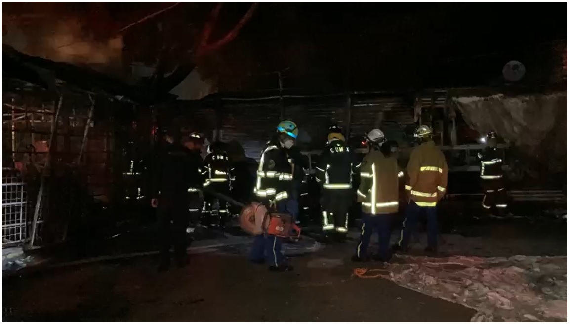 Registran incendio en Plaza del Estudiante en el Centro Histórico