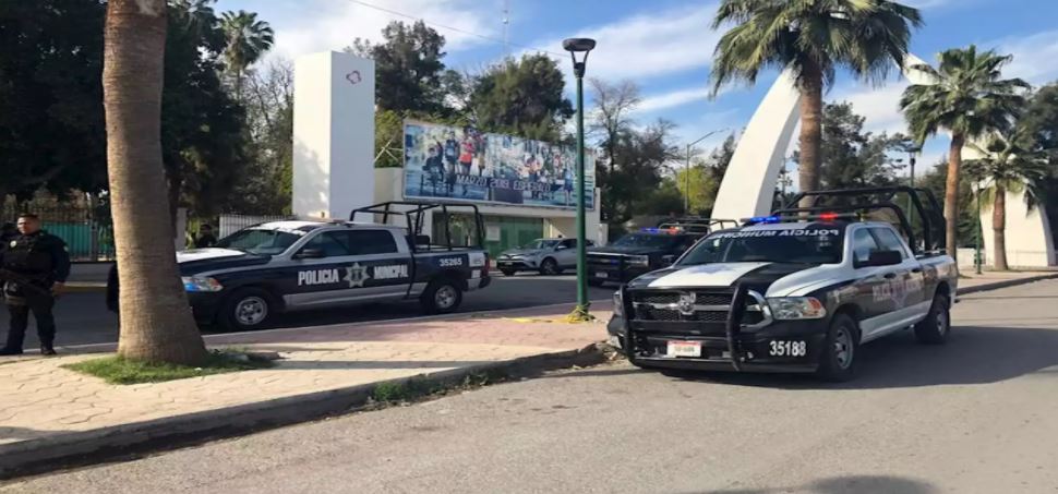 Investigan a policías