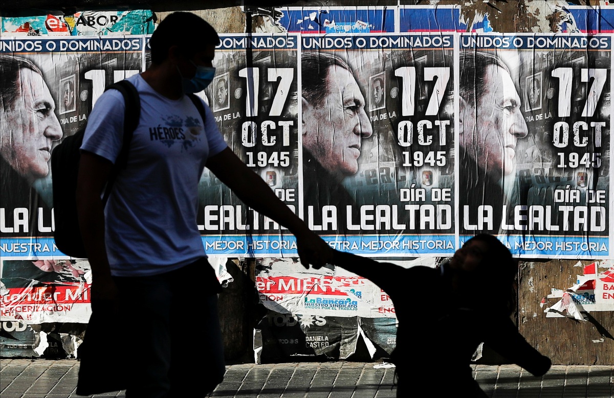Miles de simpatizantes del peronismo salieron a las calles de Buenos Aires en el Día de la Lealtad. (Reuters)