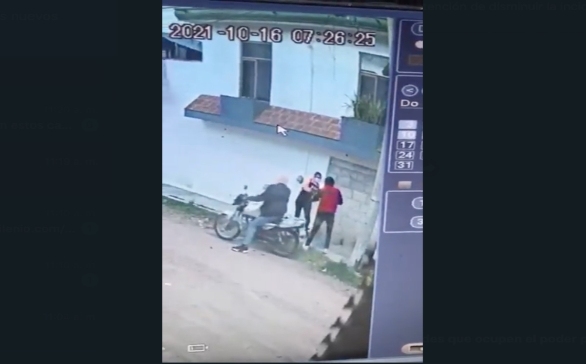 En Puebla, sujetos en motocicleta asaltan a mujer | Especial