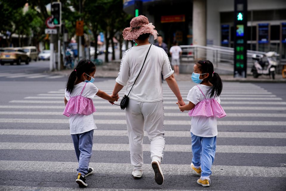Las autoridades en China buscan implementar una nueva política de comportamiento en las familias. | Archivo, Reuters