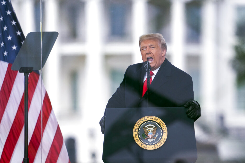 El ex presidente de Estados Unidos, Donald Trump, momentos antes del asalto al Capitolio. (AP / Archivo)