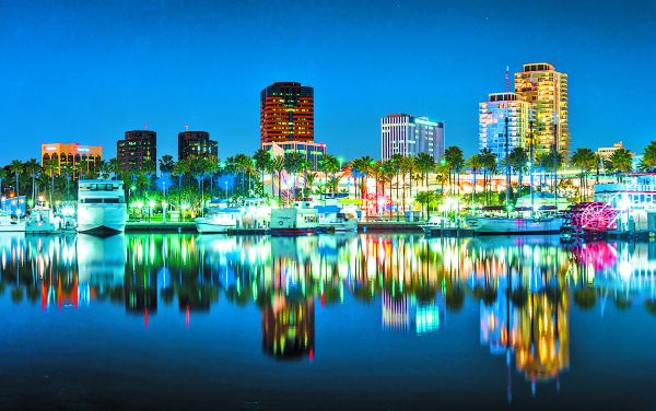 El puerto de Long Beach, California, funciona como respaldo para la llegada de mercancías. Shutterstock