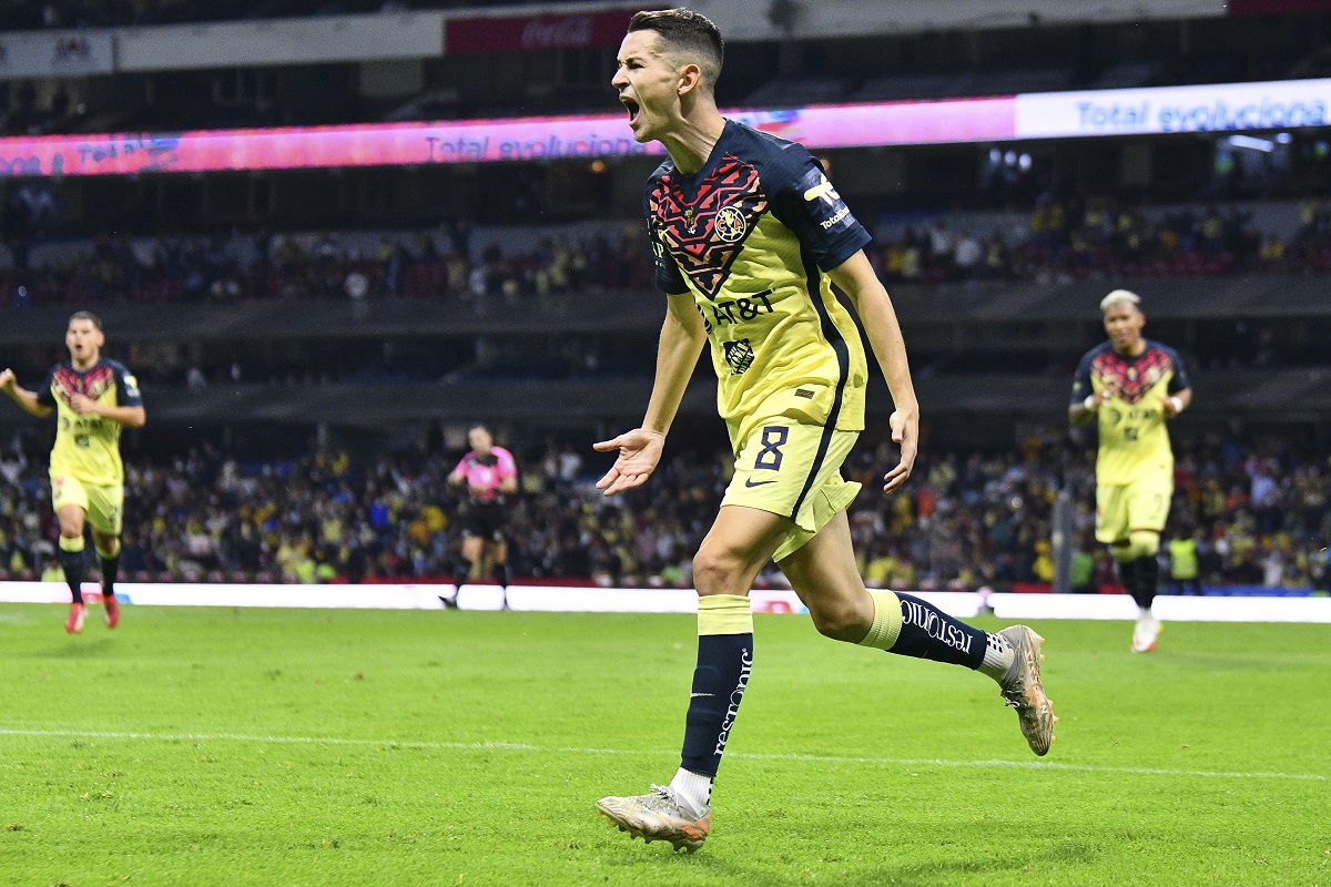 Álvaro Fidalgo en festejo de gol (Imago7)