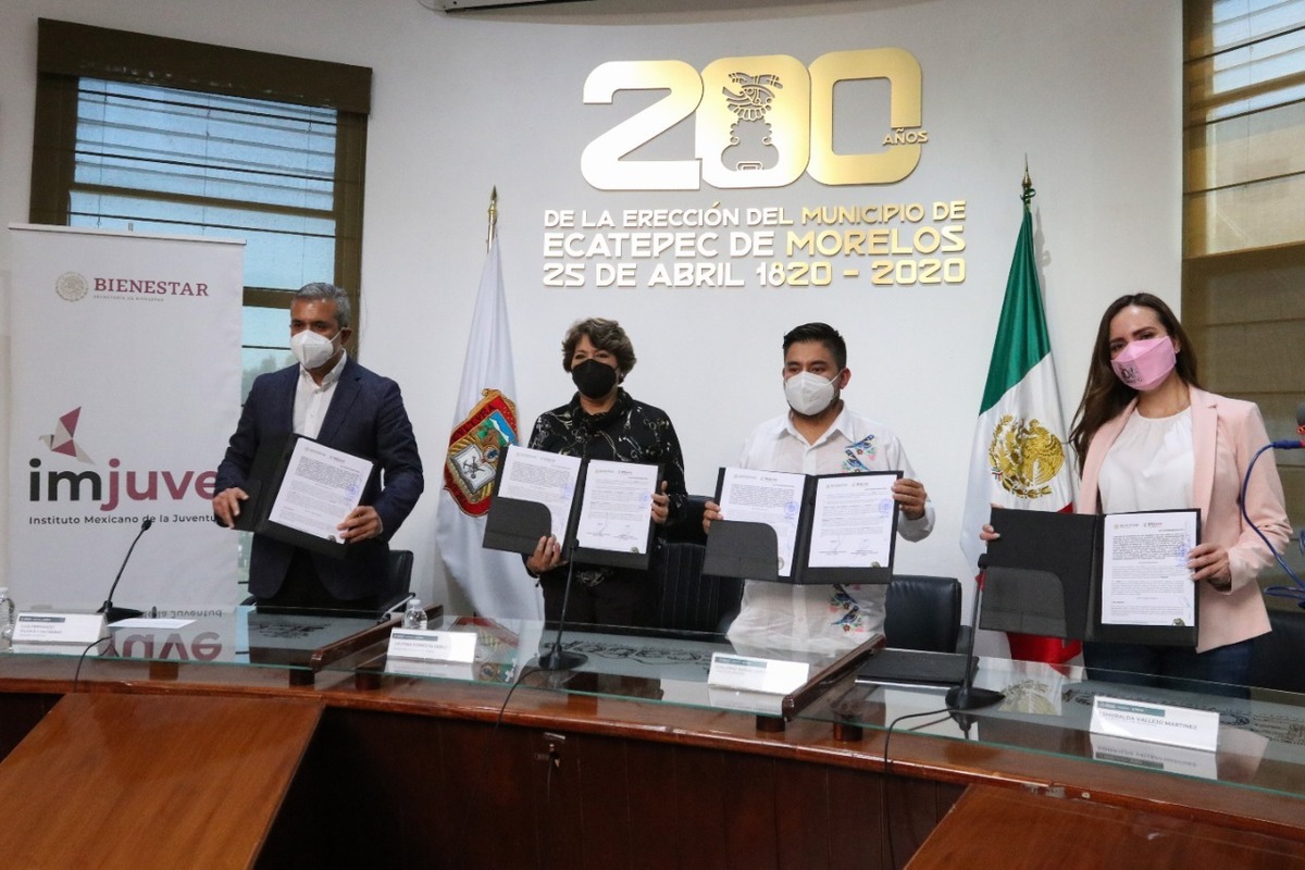 Delfina Gómez firma convenio con Imjuve. | Especial