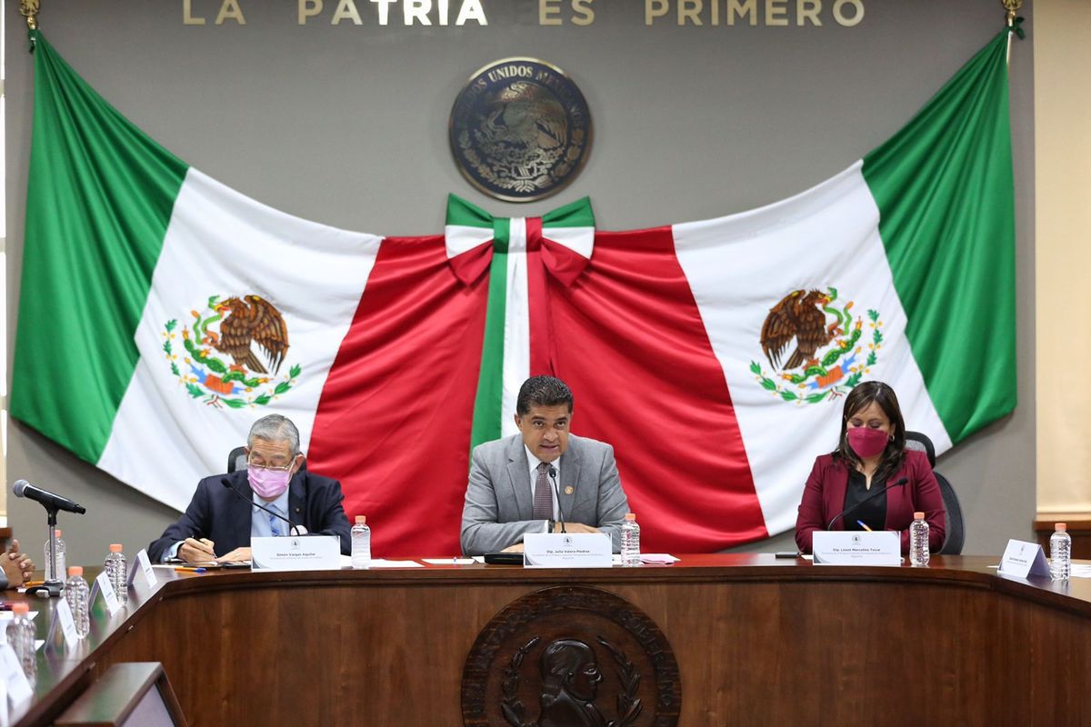 Diputado Julio Valera Piedras en el Congreso del Estado