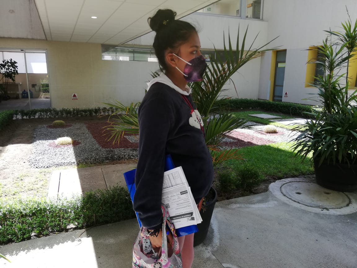 Miedo y esperanza en adolescentes embarazadas al recibir la vacuna (Elizabeth Hernández)