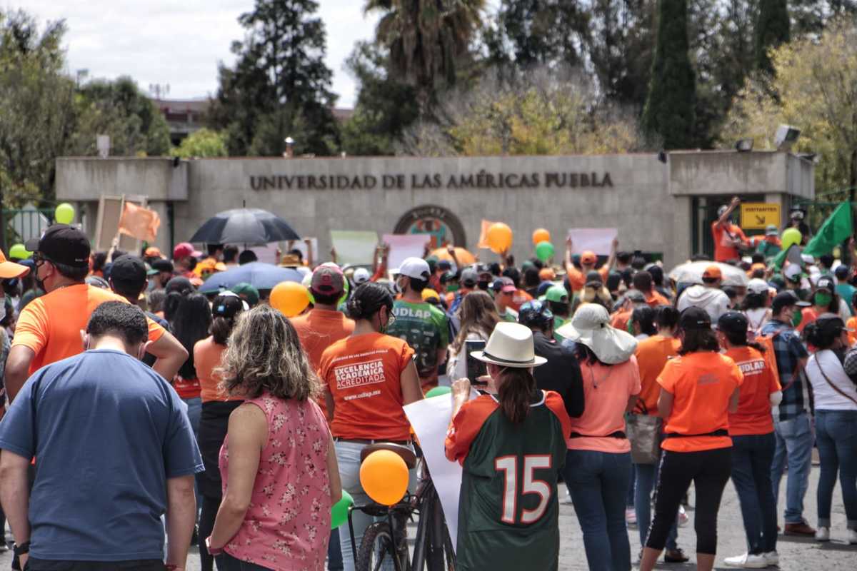 Movilización en la UDLAP ante conflicto legal. (Melanie Torres)