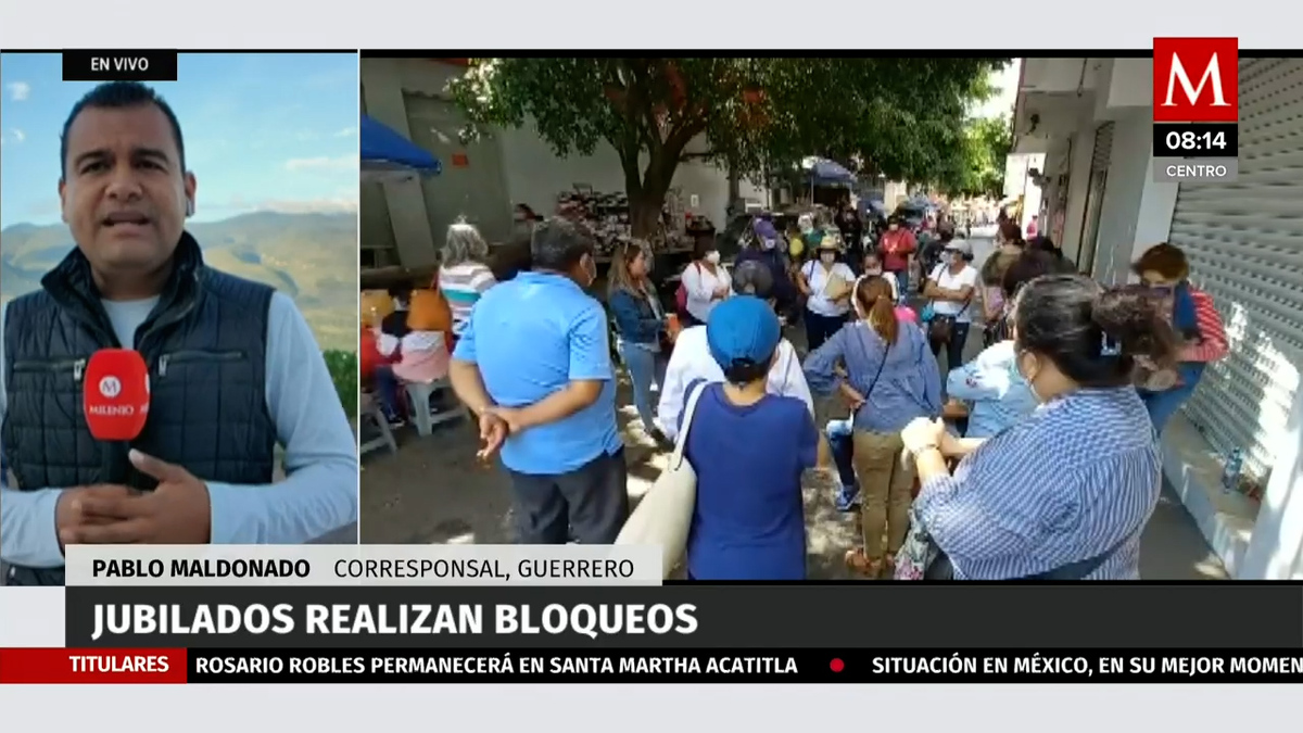 Jubilados del ISSPE realizan bloqueos en Chilpancingo