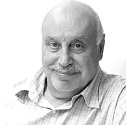 Miguel José Yacamán
