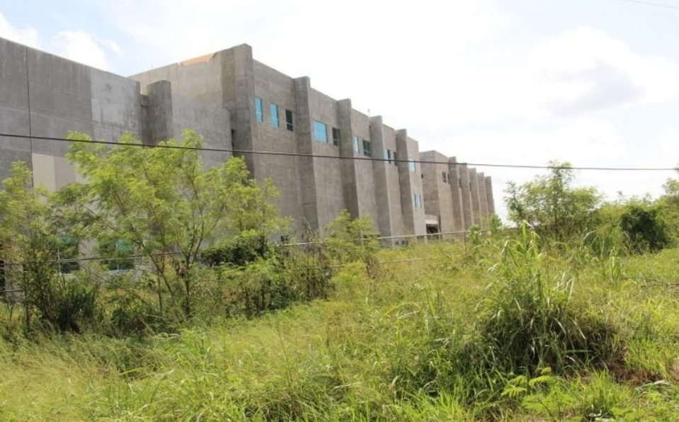 En Yucatán, IMSS prevé rescatar hospital cuya construcción inició en sexenio de Calderón