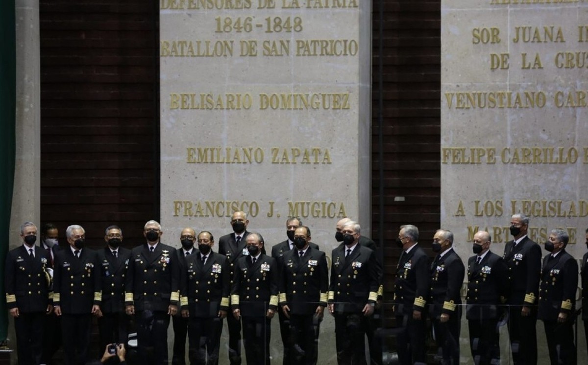 Diputados rinden homenaje a la Marina Armada en su bicentenario