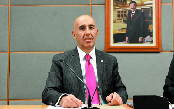 Marcos Ramírez Miguel presentó los resultados del grupo. Carlos Rangel