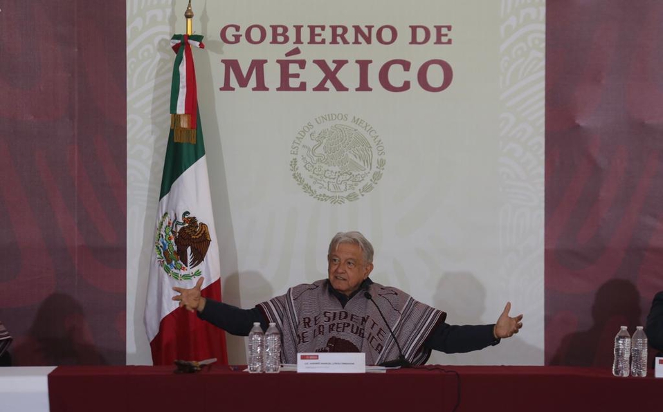 Fuerzas Armadas, en alerta por el huracán 'Rick', asegura AMLO
