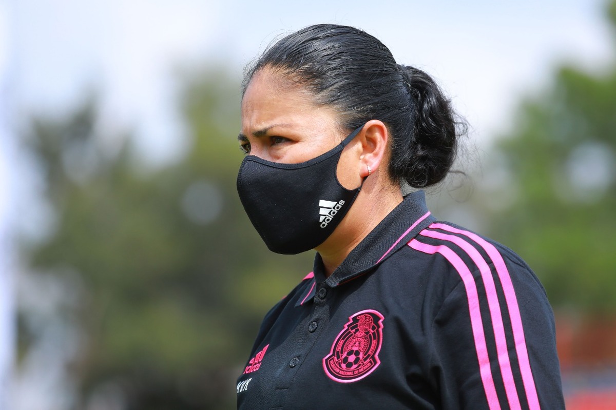 Mónica Vergara, entrenadora de la selección mexicana femenil (Imago 7)