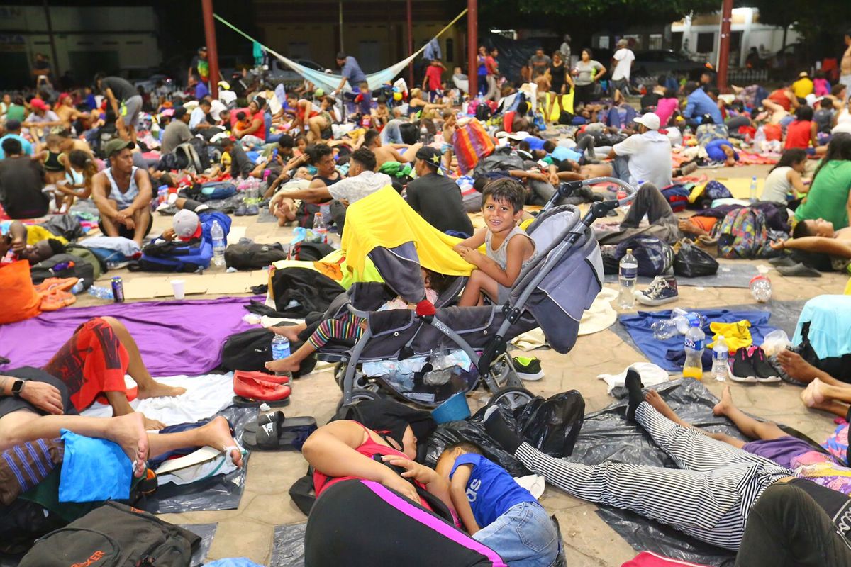 Integrantes de la caravana migrante que partió este domingo. (Ariel Ojeda)