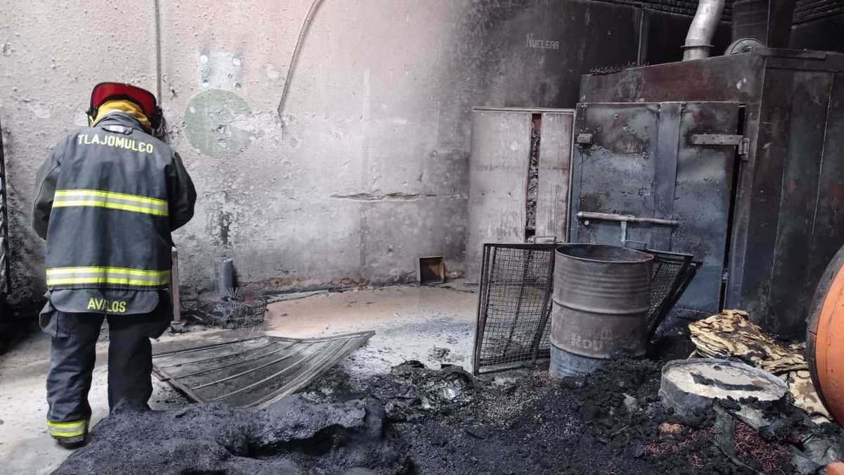 Se registra un incendio en fábrica de Tlajomulco (Juan Carlos Munguía)