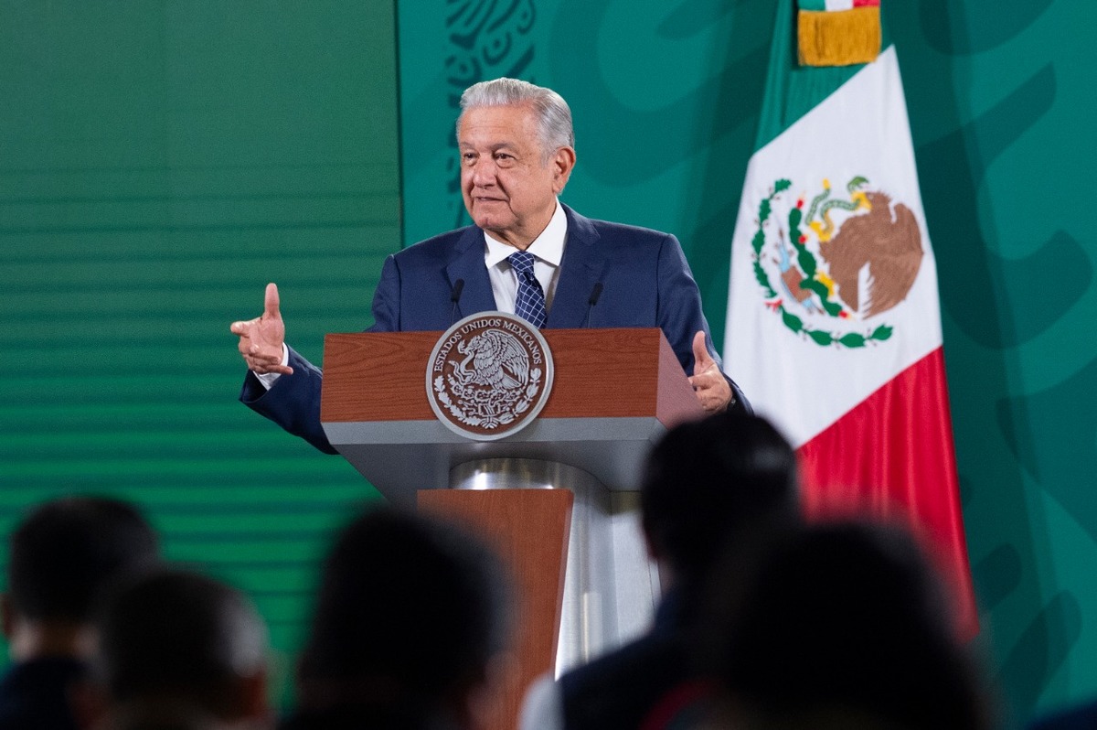 AMLO rechaza críticas de Claudio X. González