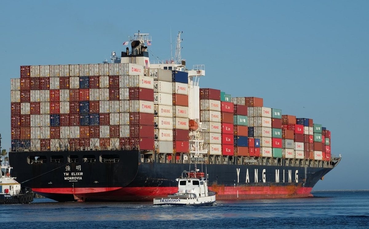 Buques de carga se quedan varados en puertos de California
