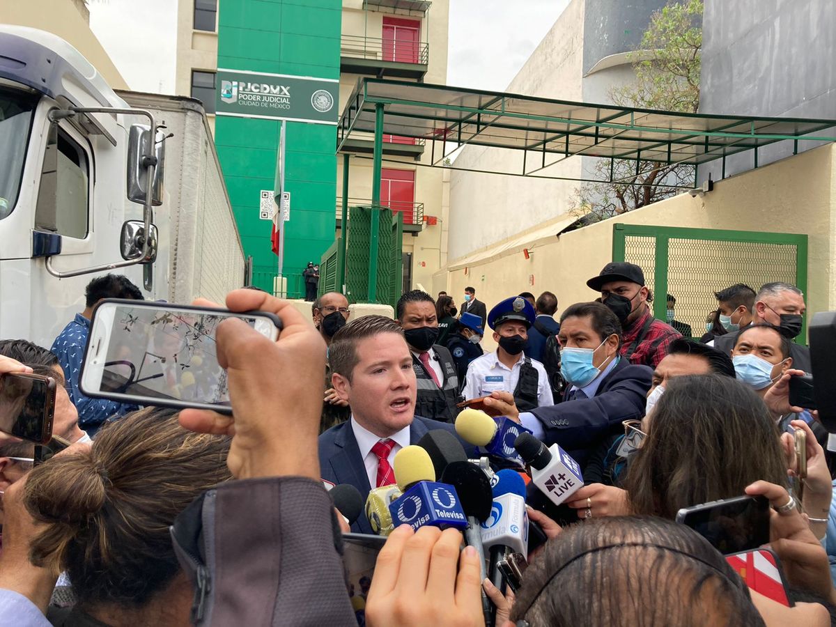 El abogado Cristopher Estupiñan en audiencia por caso de L12.