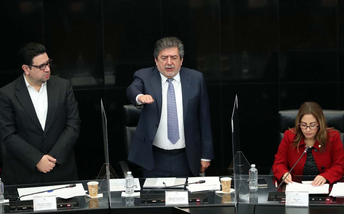 El funcionario compareció en el Senado como parte de la glosa del Tercer Informe de Gobierno. | Especial