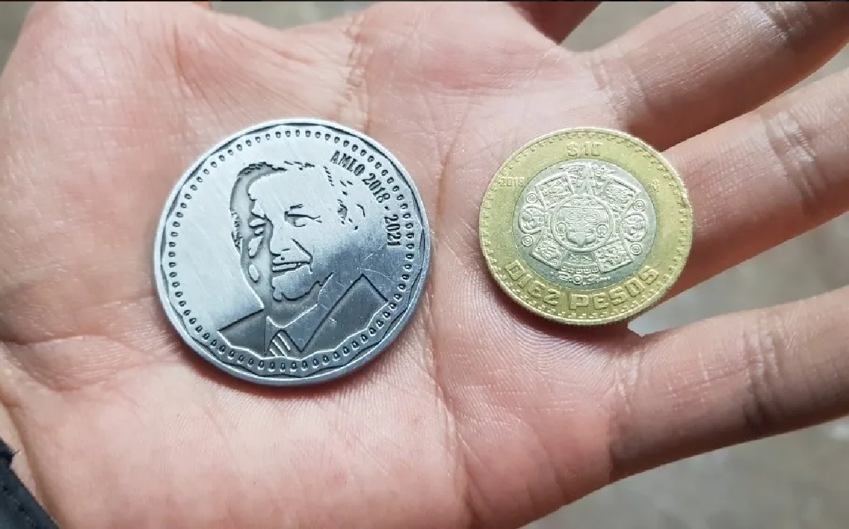 La moneda tiene un ancho de 40 milímetros y es más grande que la de diez pesos. (Especial)