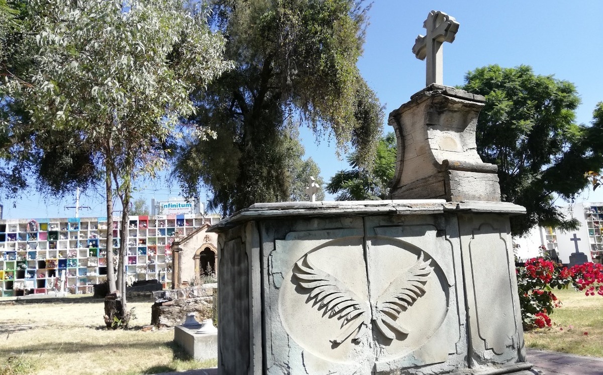 Estas son las tumbas más emblemáticas del Panteón de San Nicolás Grupo