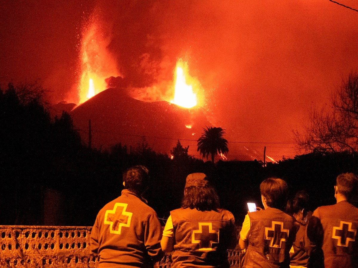 El volcán Cumbre Vieja, en isla La Palma, lleva seis semanas de intensa actividad. | EFE