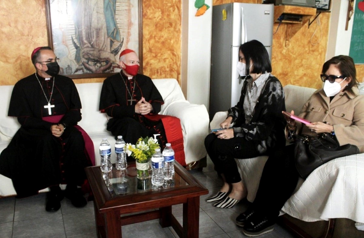 La alcaldesa y el arzobispo se reunieron en la parroquia del Señor de los Corazones. | Especial