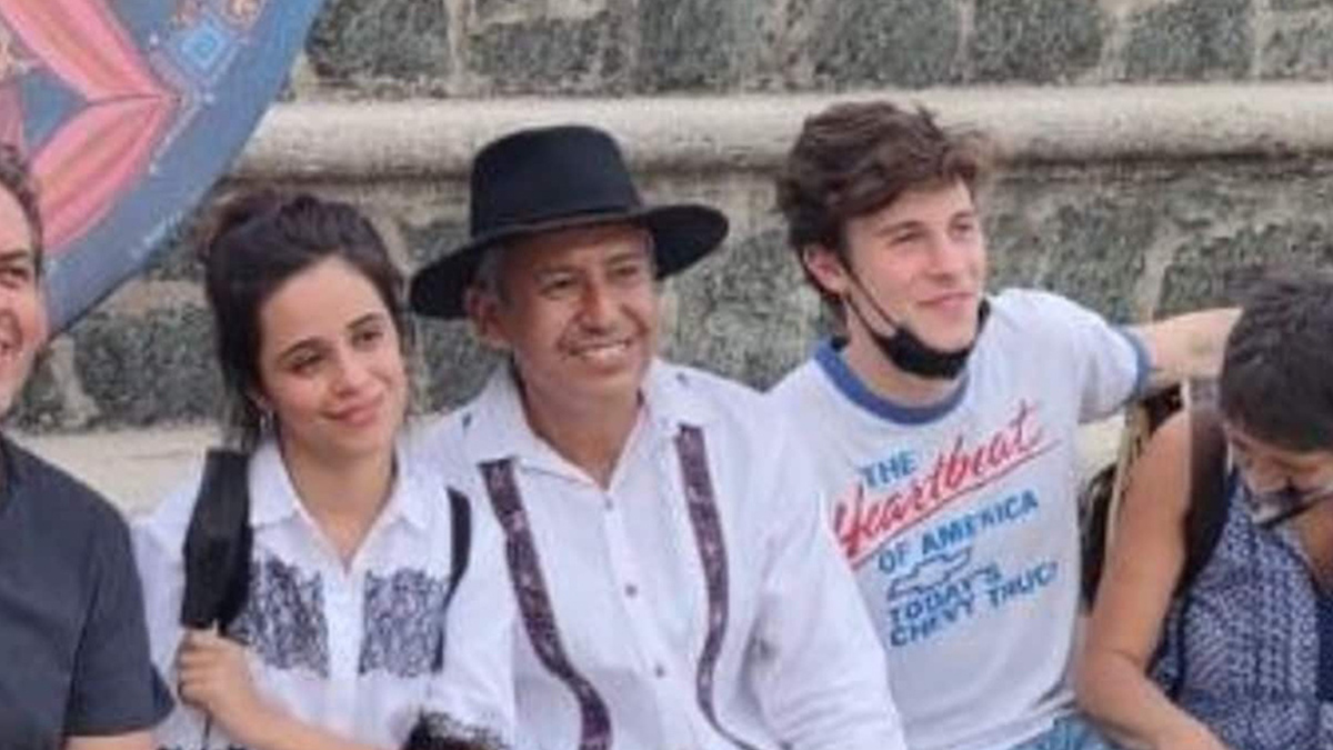 Captan a Camila Cabello y Shawn Mendes de vacaciones en Oaxaca