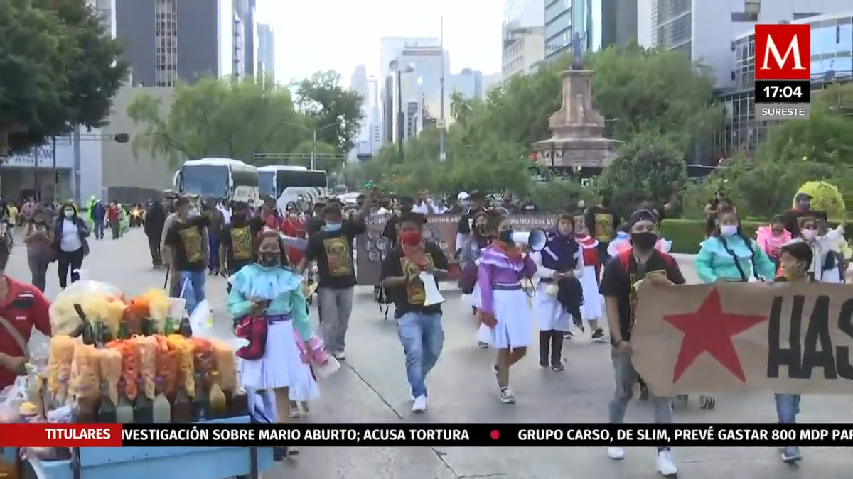 En CdMx, familiares y amigos marchan en memoria de los 43 normalistas de Ayotzinapa