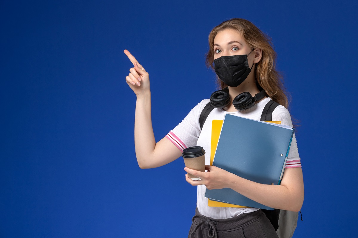 Con este curso se busca recordar a los estudiantes la importancia de aportar sus conocimientos a la comunidad. (freepik.es)