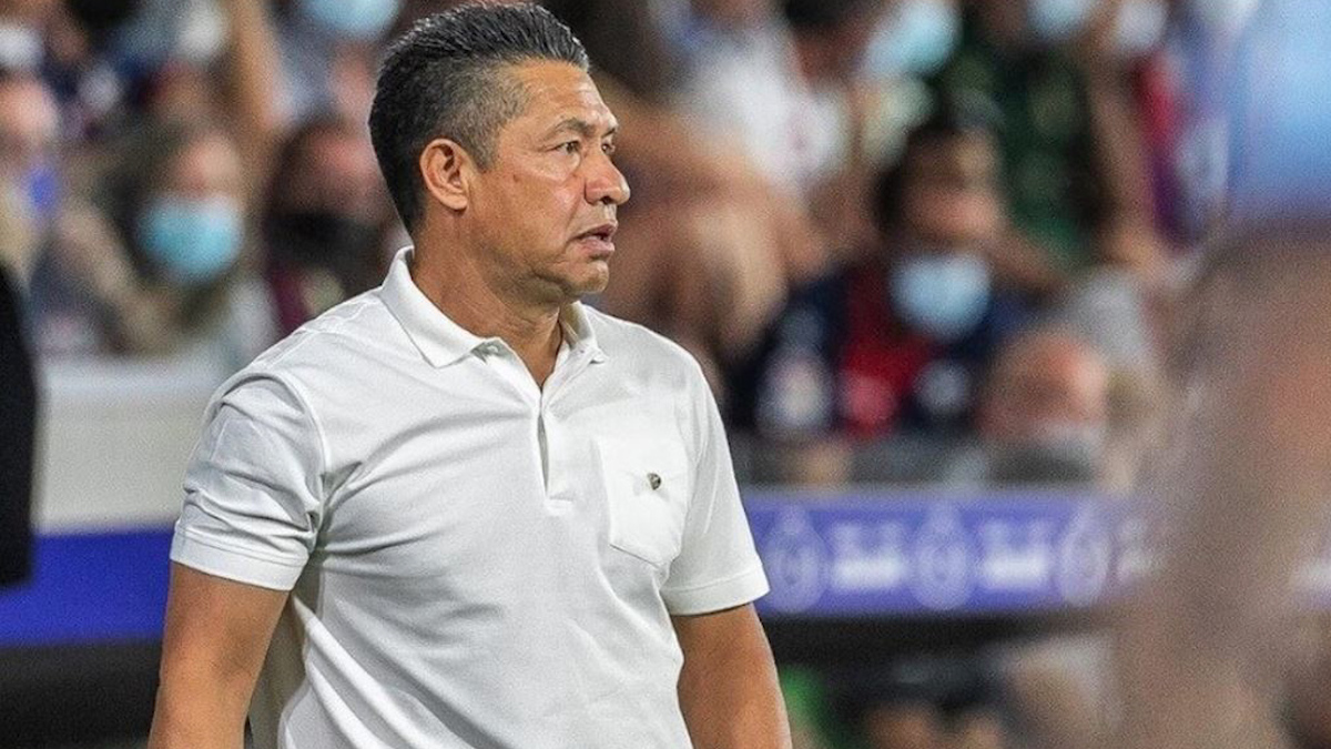 Ignacio Ambriz sufre sorpresivo despido del Huesca