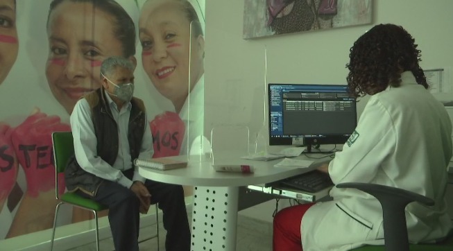 El señor Simón superó el cáncer de mama | Especial