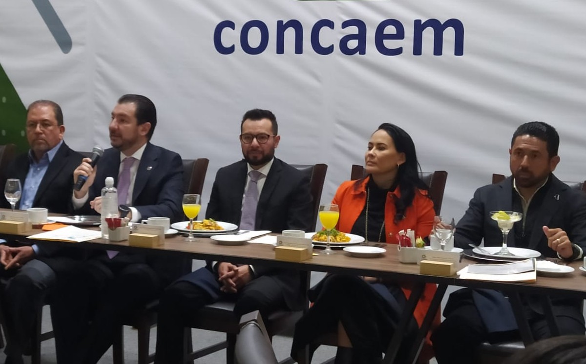 Tuvo una reunión con el Grupo Parlamentario del PRI. (Especial)