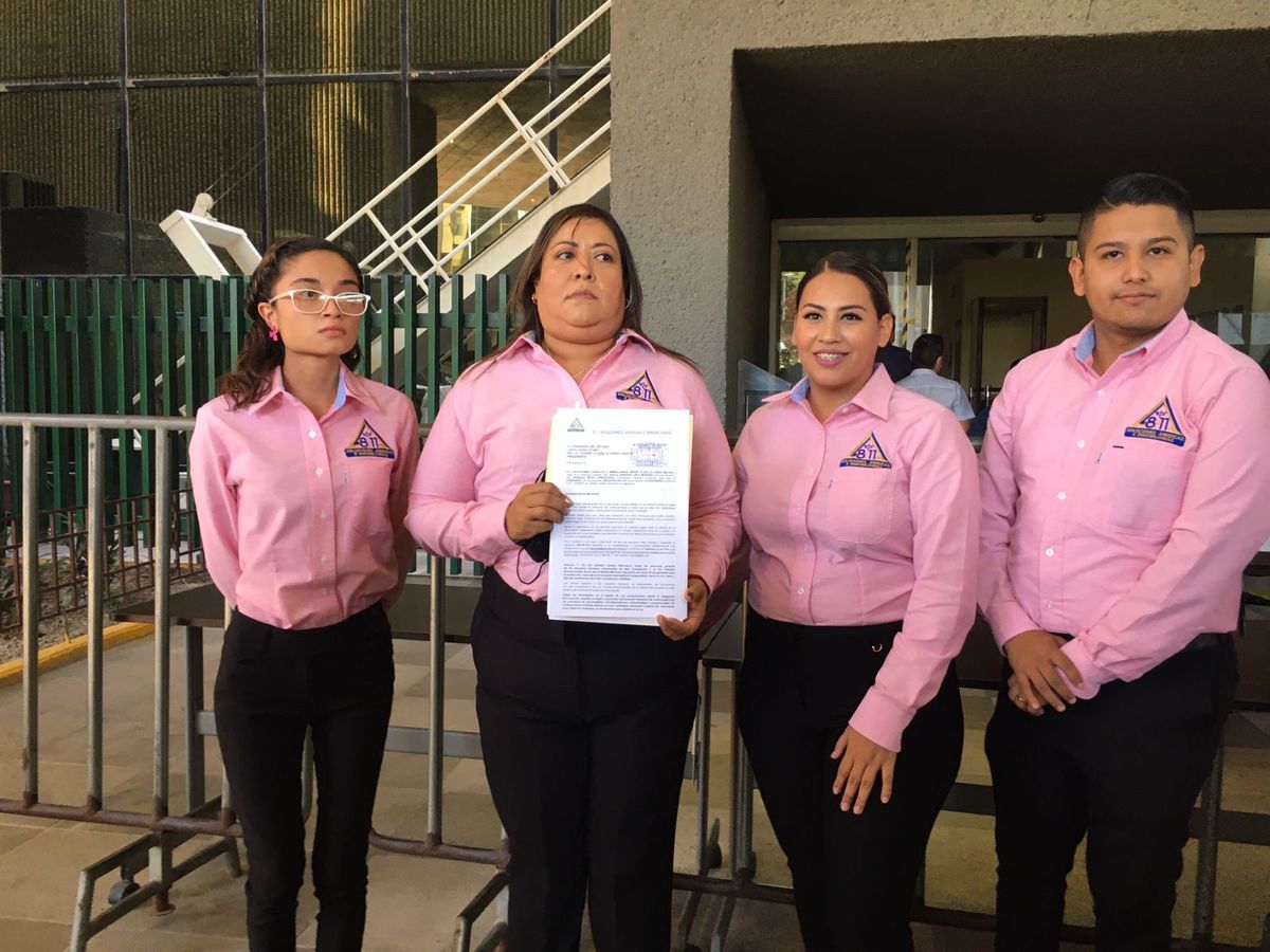 Familia pide a diputados regular el amasiato en Nuevo León. Foto: Kevin Recio.