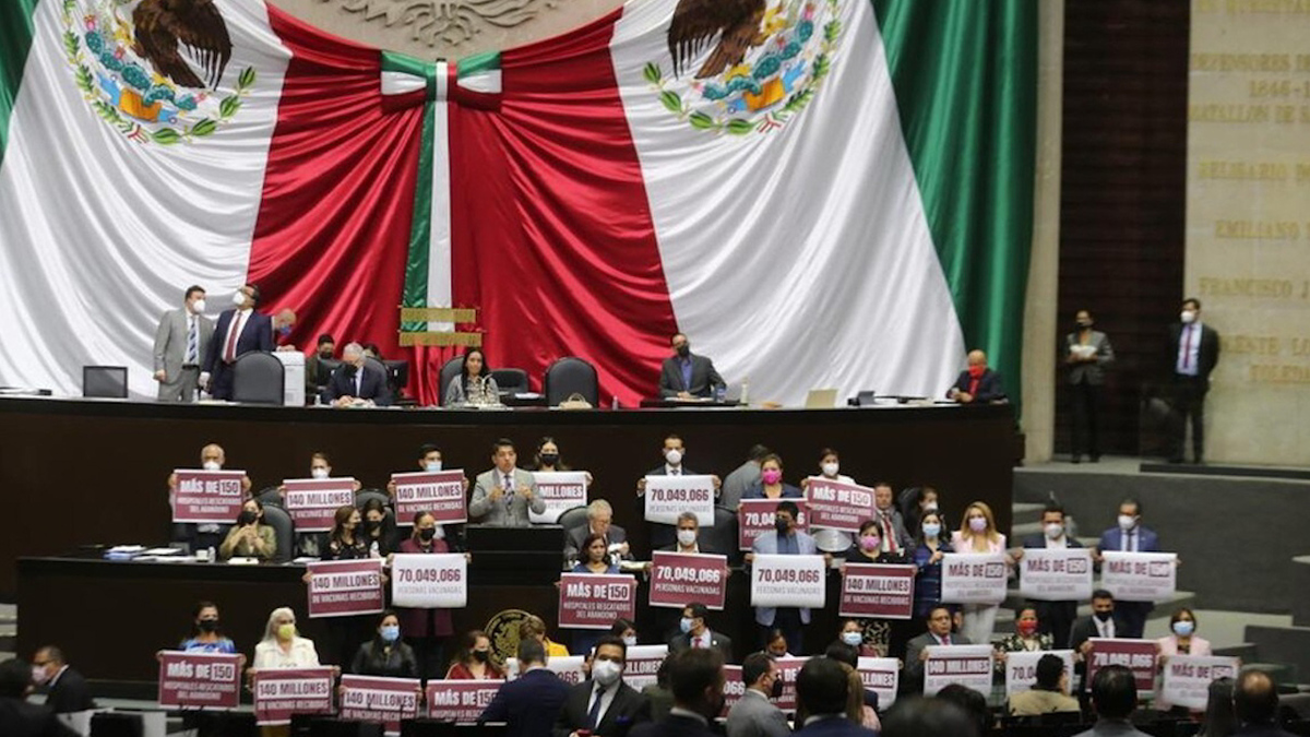 Con un “goya”, diputados respaldan a la UNAM en sesión en San Lázaro