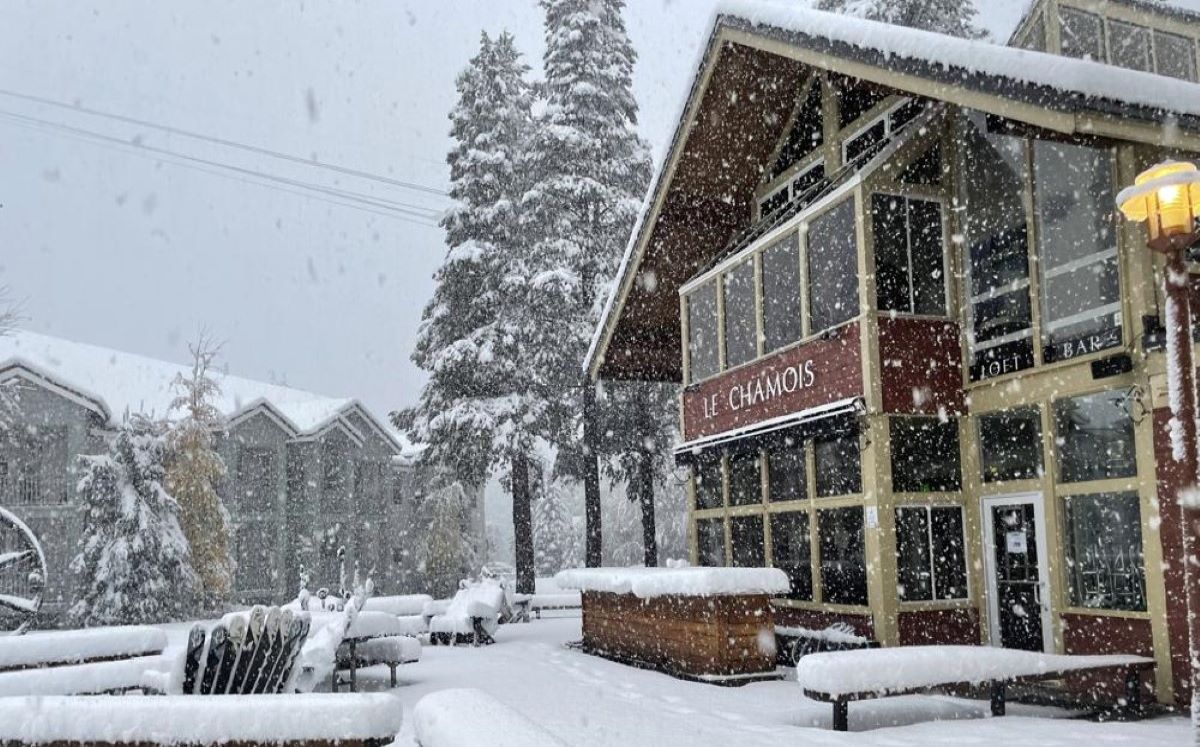 Palisades Tahoe se une a Mammoth Mountain para comenzar su temporada de esquí para turistas. (Foto/AP)