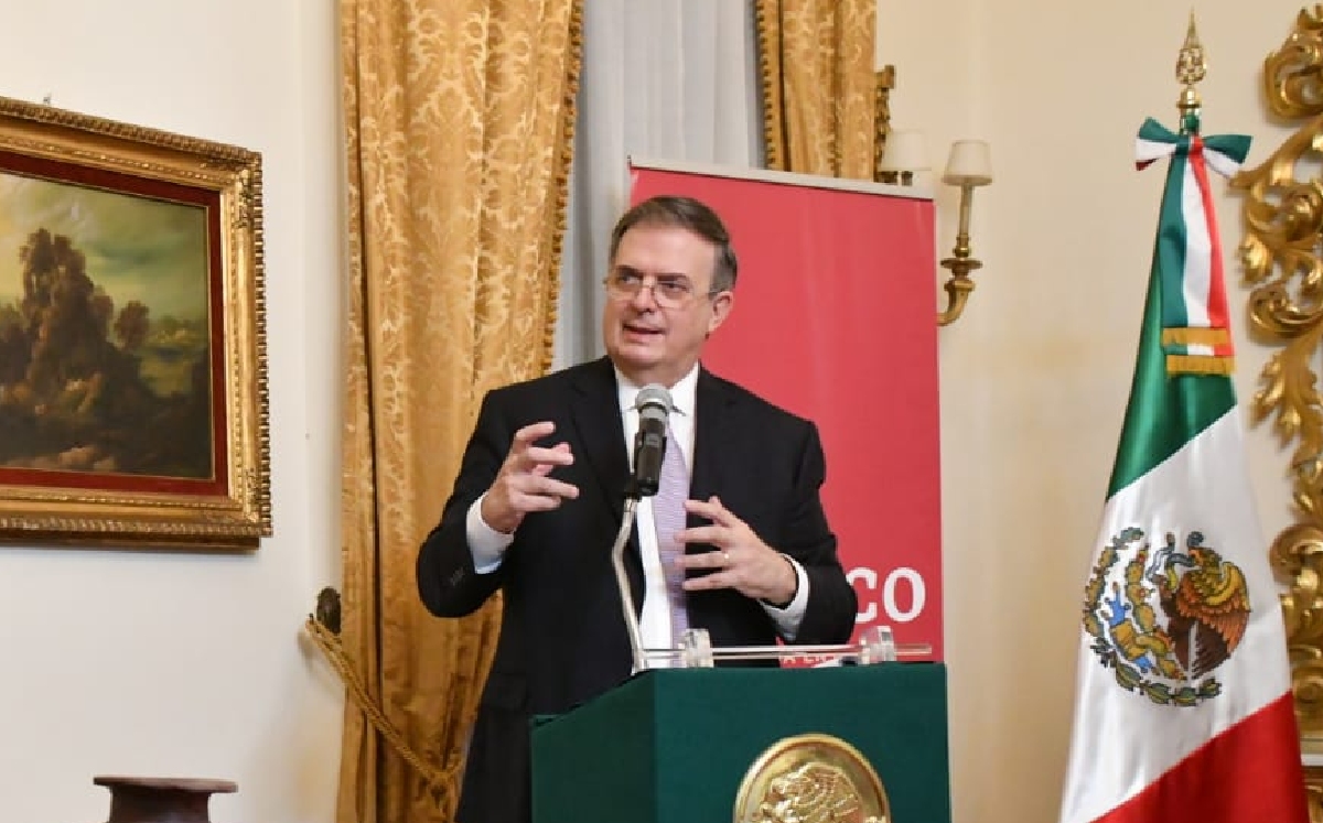 El canciller durante su intervención en la embajada de México en Italia. (Especial)
