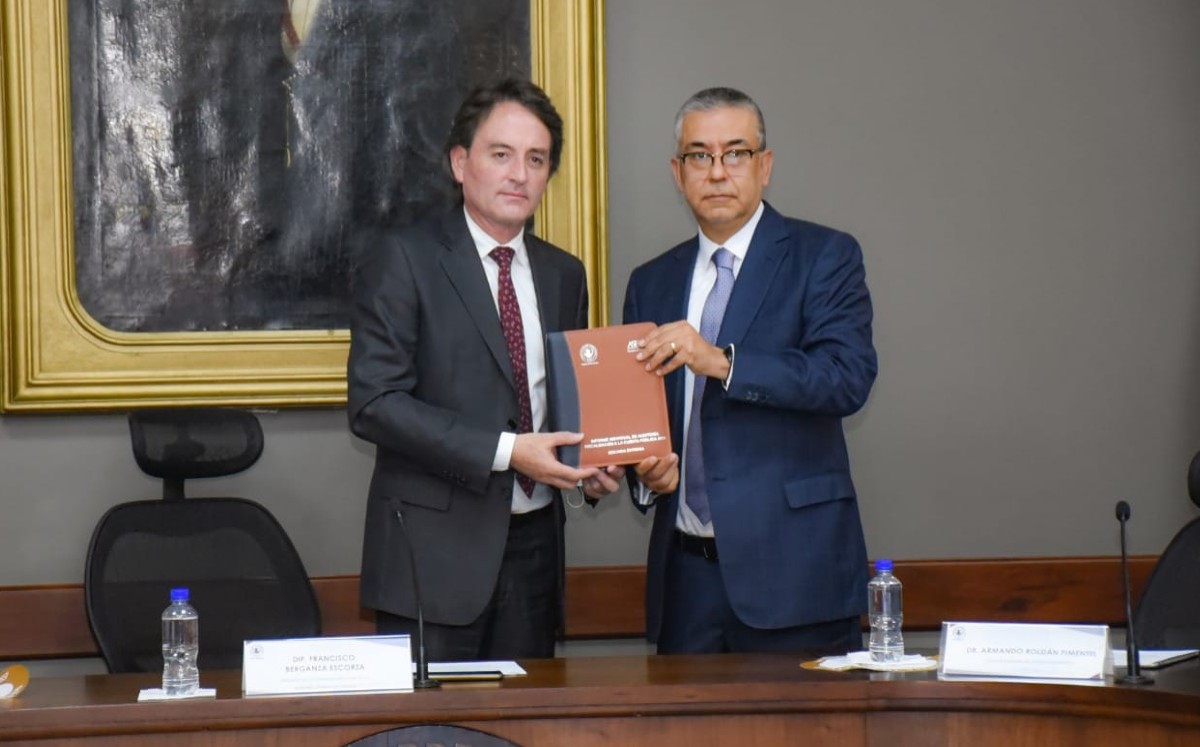 Francisco Xavier Berganza y el Auditor Armando Roldán. (Cortesía)