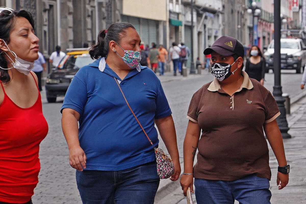 Invitan a poblanos a continuar con el uso de cubrebocas | Melanie Torres