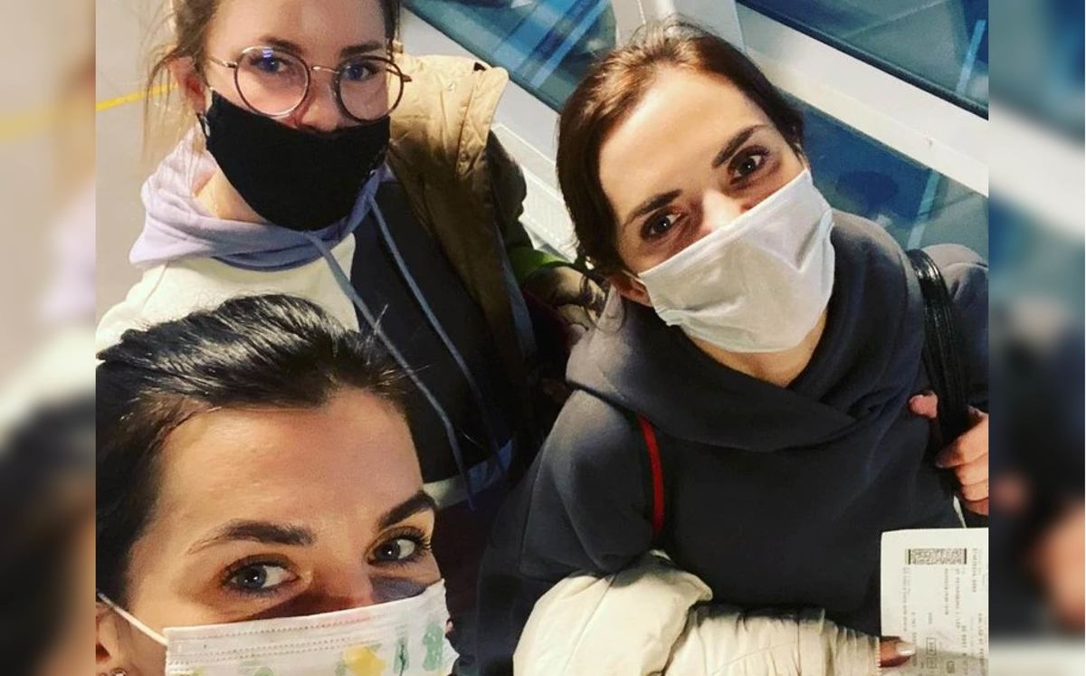 Julia (izquierda) junto a sus amigas | KP