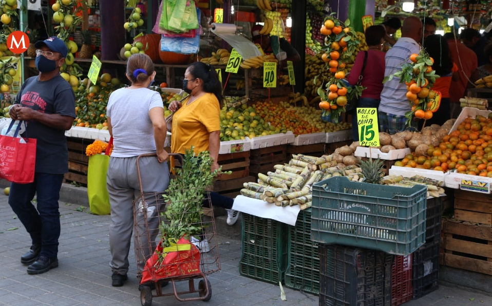 Compras por el día de muertos en Tampio (Yazmín Sánchez)