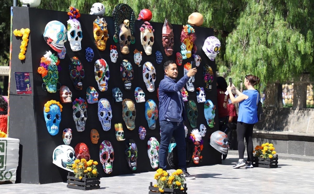 Las ofrendas comunitarias fueron hechas por talleristas y capitalinos. | Naomi Antonio